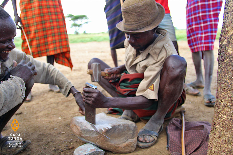 kara-tunga-karamoja-uganda-workshop-tour-stool-hat-arrow-spear-1