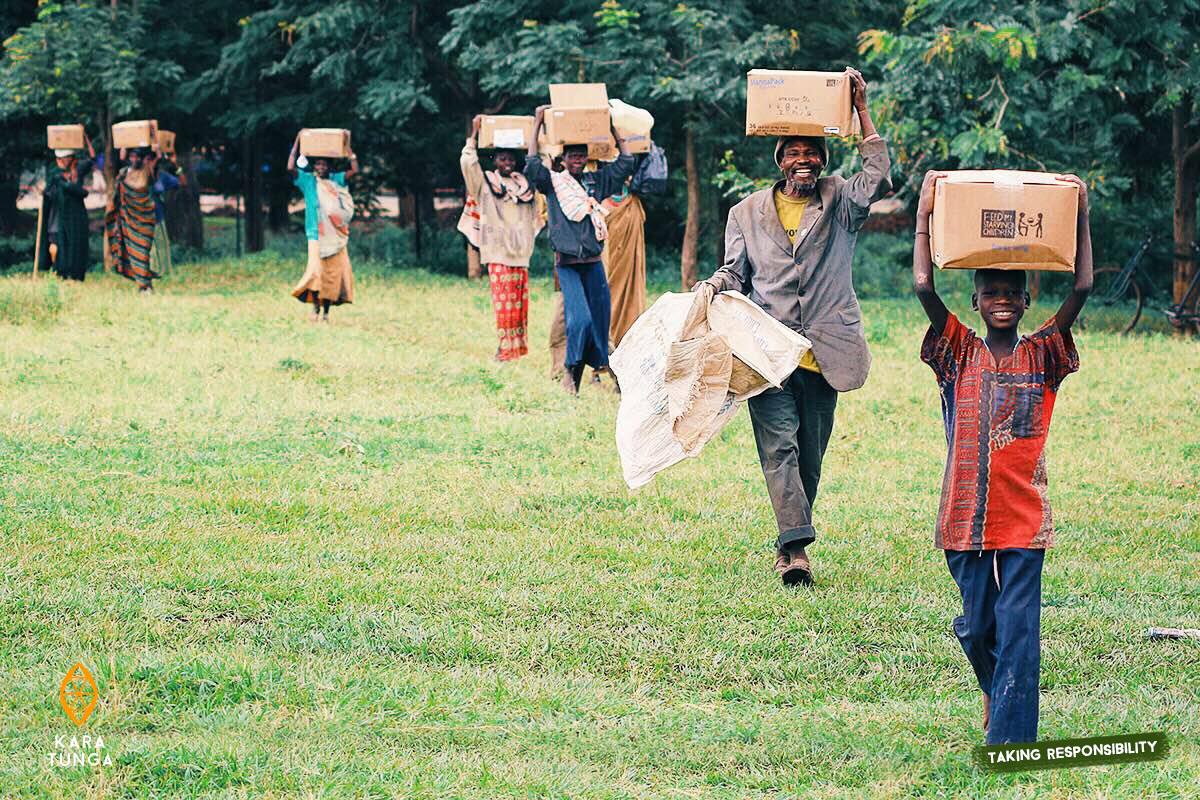 kara-tunga-karamoja-uganda-social-responsible-tours-travel-safari-2016-4