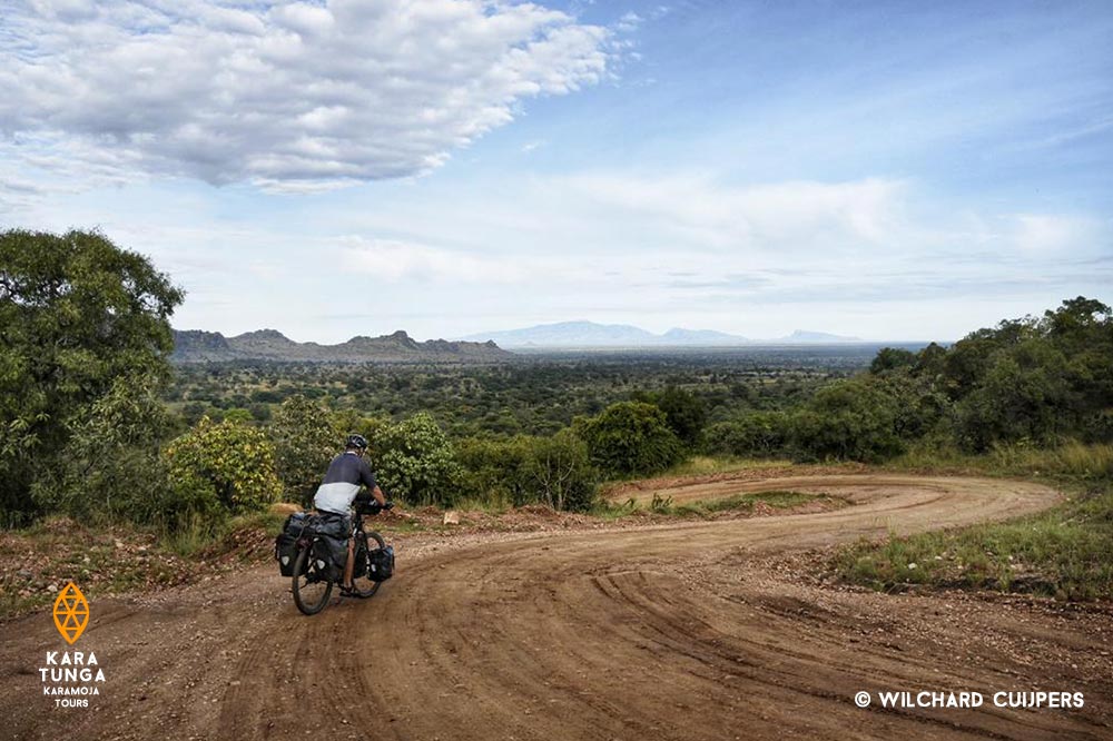 kara-tunga-bikepacking-bike-uganda-karamoja-tour-travel-safari-9
