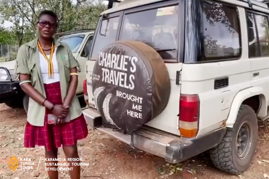 kara-tunga-fotovrouwtje-charlies-travel-karamoja-uganda